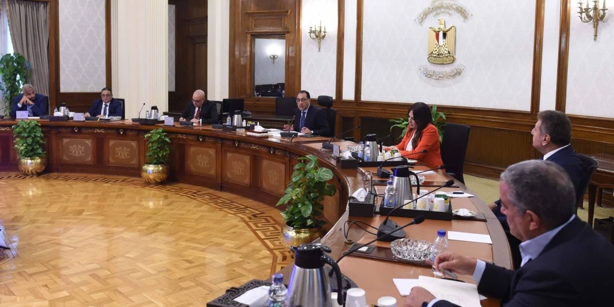 "مدبولي" يلتقي عدداً من المطورين العقاريين لاستعراض سُبل دفع صناعة التطوير العقاري