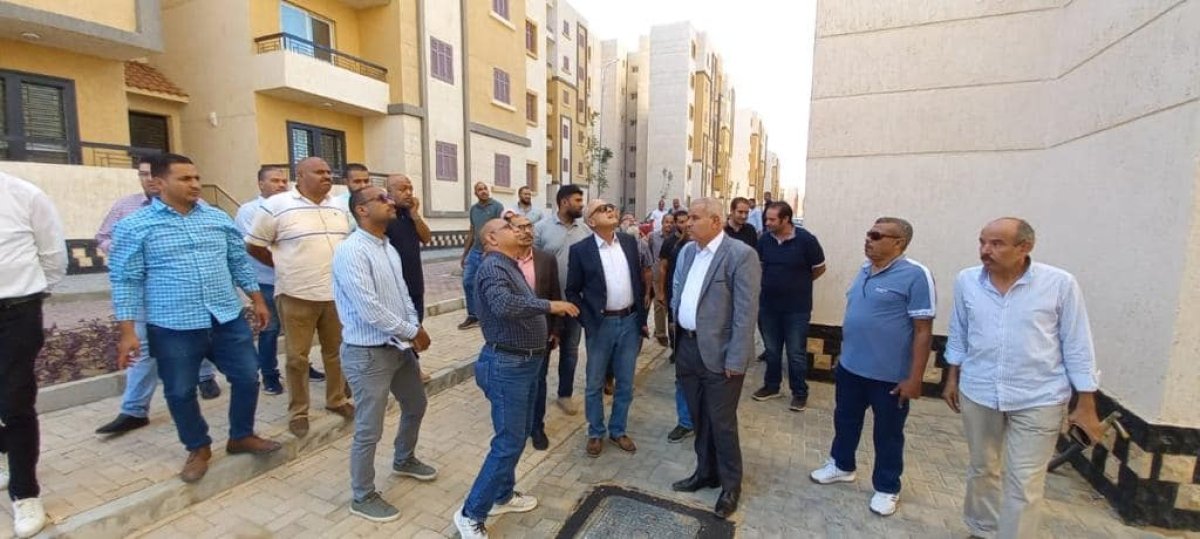 وزير الإسكان يتابع المشروعات الجاري تنفيذها بمدينة أكتوبر الجديدة