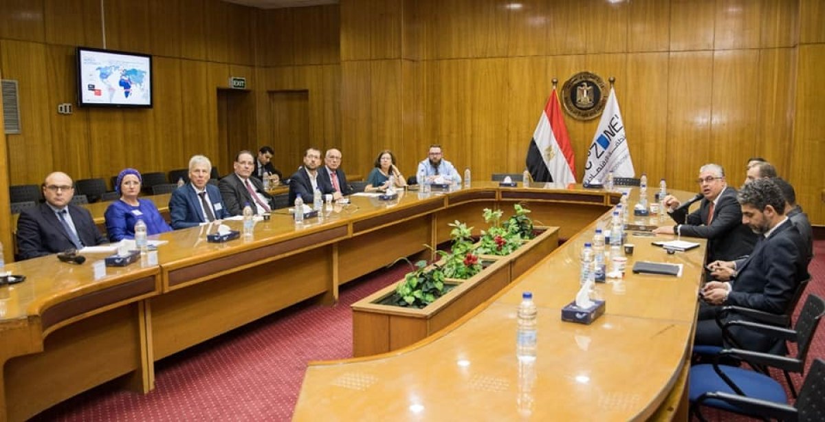  رئيس المنطقة الاقتصادية يلتقي وفداً من الشركات البلجيكية لبحث سبل التعاون في مجال الوقود الأخضر والصناعات المتنوعة 