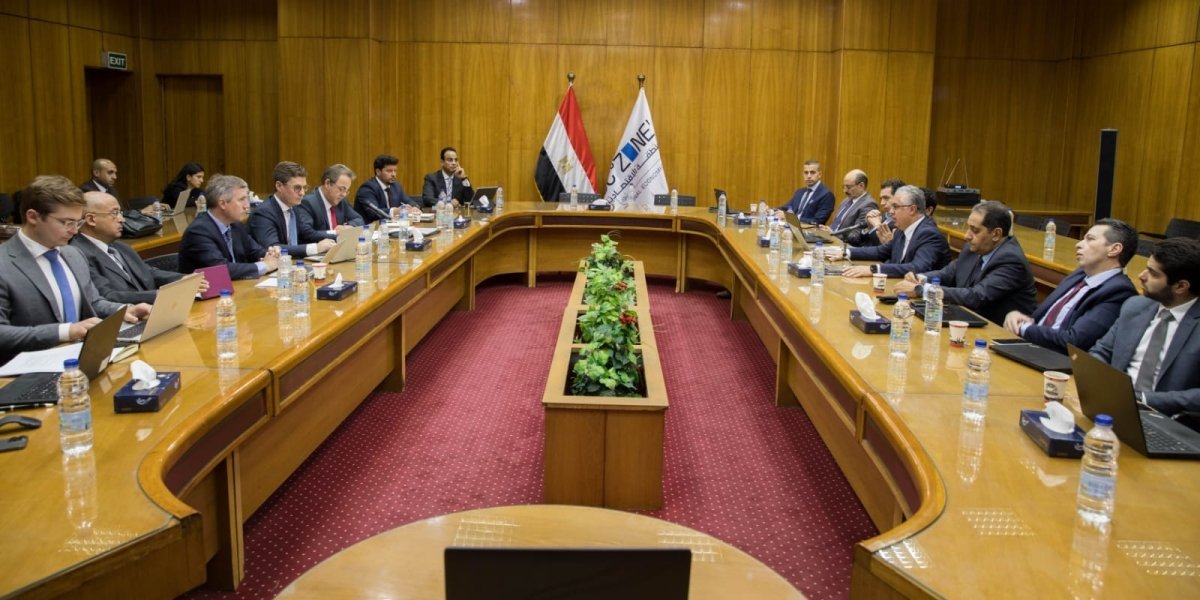اقتصادية قناة السويس:  جلسات نقاشية دورية مع ميرسك وسيمنز للطاقة حول مشروعات الوقود الأخضر
