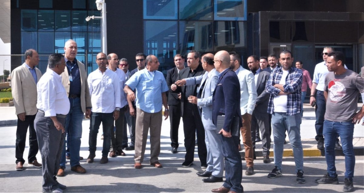 وزير الطيران يتفقد الاستعدادات النهائية لتشغيل مطار سفنكس