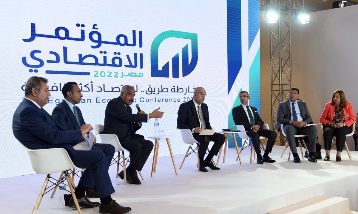 رئيس الوزراء يؤكد أهمية وجود آلية تمويل تمّكِن الأسر المتوسطة من الحصول على الوحدات بنظام سداد مطول