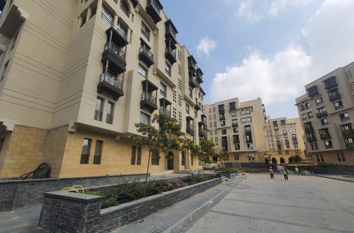 وزير الإسكان يتابع الموقف التنفيذى لمشروع تطوير "منطقة سور مجرى العيون" بمحافظة القاهرة