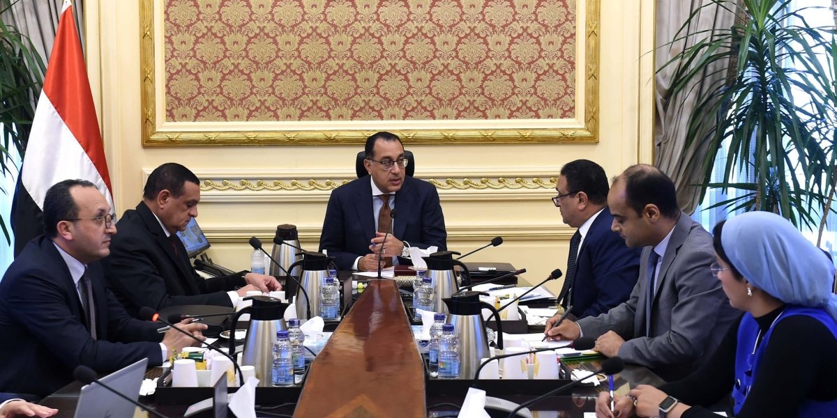 مدبولي يتابع مع وزير التنمية المحلية عدداً من ملفات عمل الوزارة 