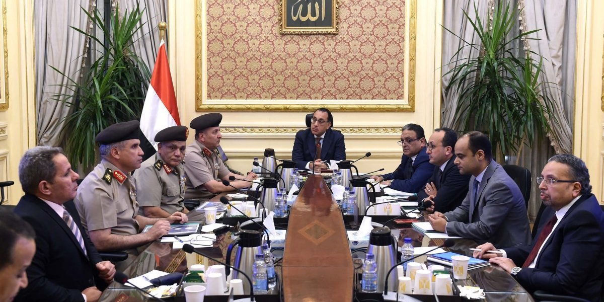 رئيس الوزراء يتابع الموقف التنفيذي لمنظومة التغذية المدرسية