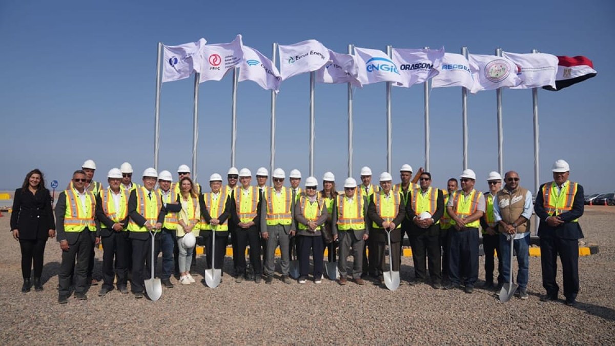 وزير الكهرباء يشهد اطلاق اشاره بدء اعمال مشروع شركة البحر الأحمر لطاقة الرياح