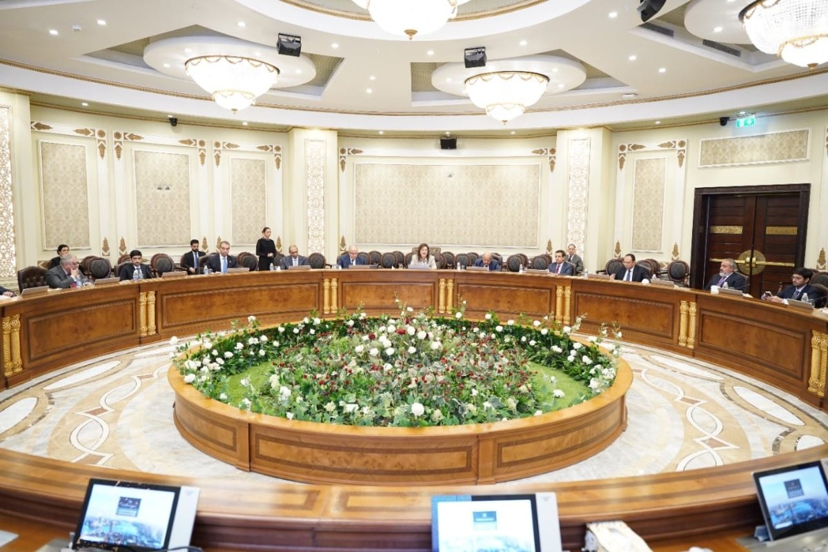 وزيرة التخطيط والتنمية الاقتصادية تلتقي وفد رابطة رجال الأعمال القطريين