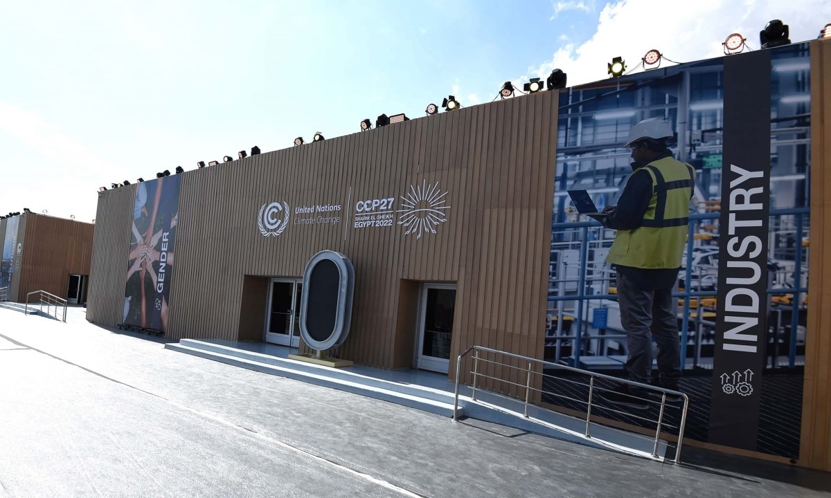 رئيس الوزراء يتفقد المنطقة الزرقاء وامتداداتها بنطاق المركز الدولي للمؤتمرات