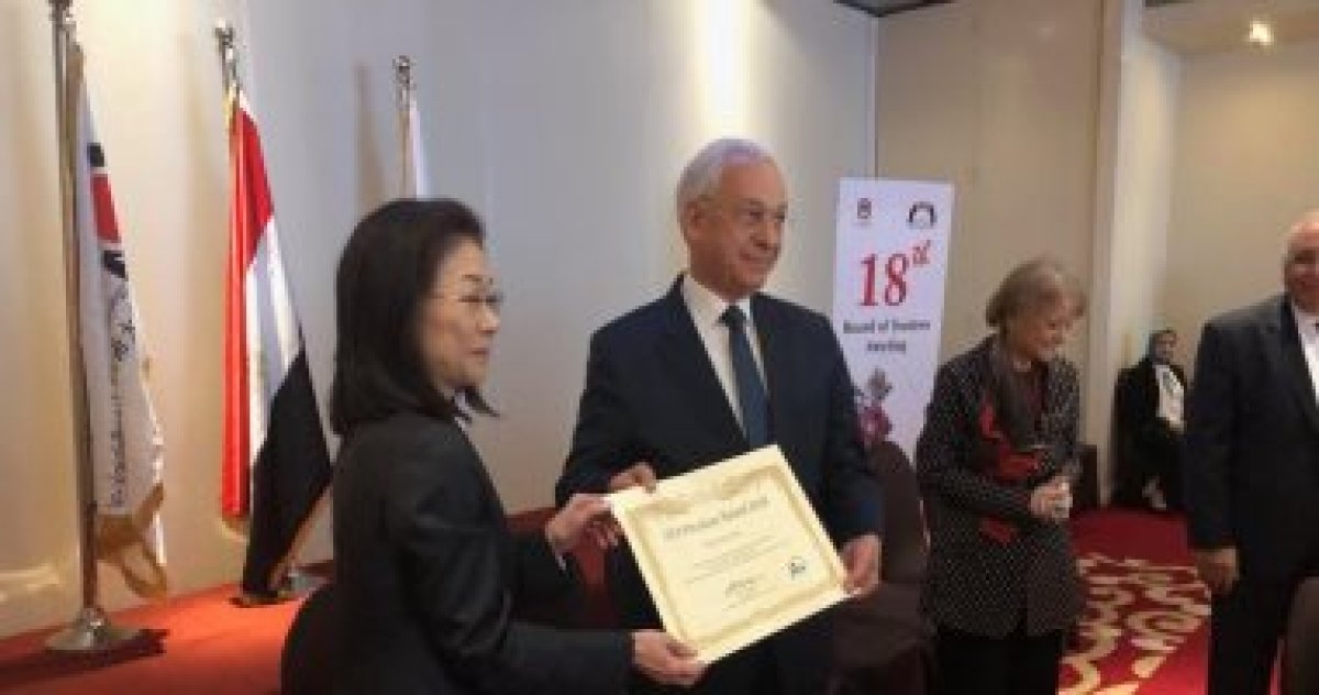 حكومة اليابان تمنح وزير التعليم العالى الأسبق هانى هلال "وسام جلالة الإمبراطور"