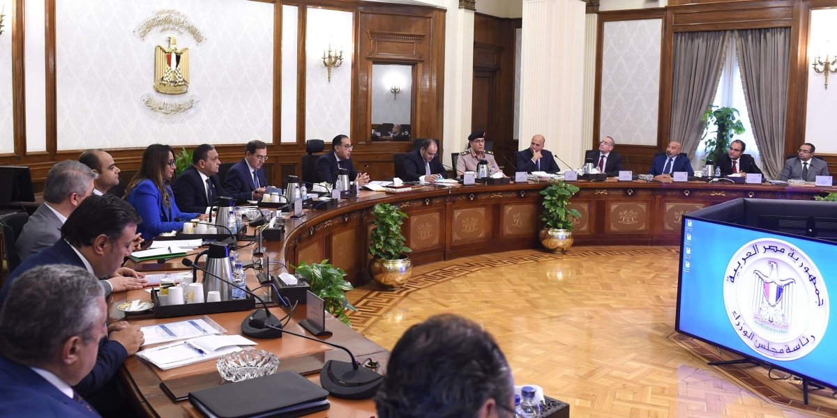 رئيس الوزراء يلتقي رئيس مجلس إدارة شركة "القلعة" للاستشارات المالية