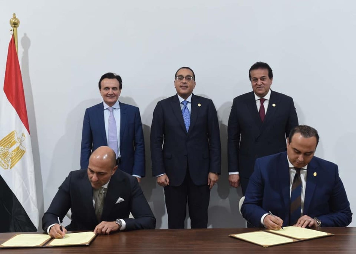 على هامش قمة المناخ "COP27".. مدبولي يشهد مراسم توقيع مذكرة تفاهم بين "الهيئة العامة للرعاية الصحية" و"أسترازينيكا" 