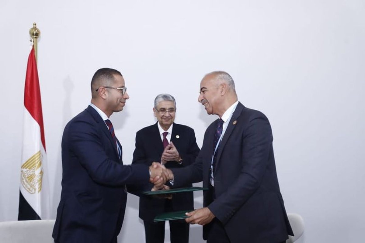وزير الكهرباء يشهد توقيع مذكرة تفاهم بين"فودافون مصر" وهيئة تنمية واستخدام الطاقة الجديدة والمتجددة