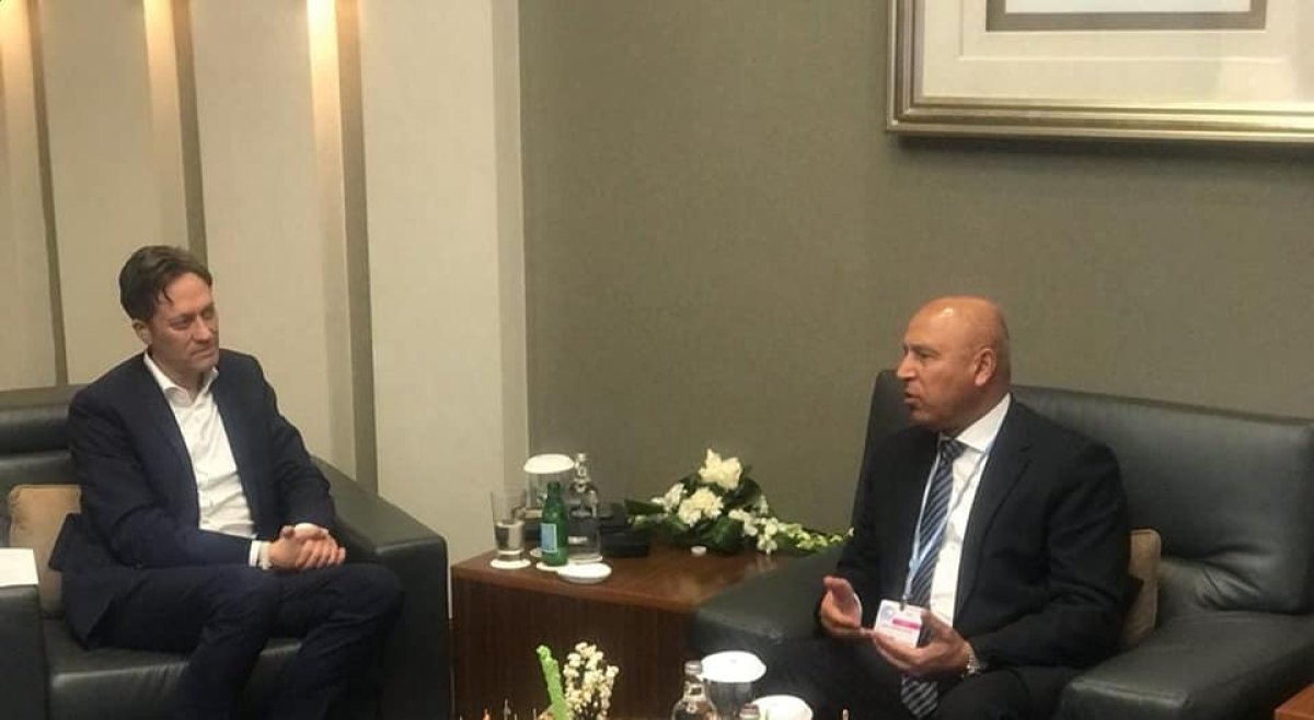 على هامش فعاليات مؤتمر المناخ 27 COP.. وزير النقل يلتقي الرئيس التنفيذي لسيمنز موبليتي العالمية