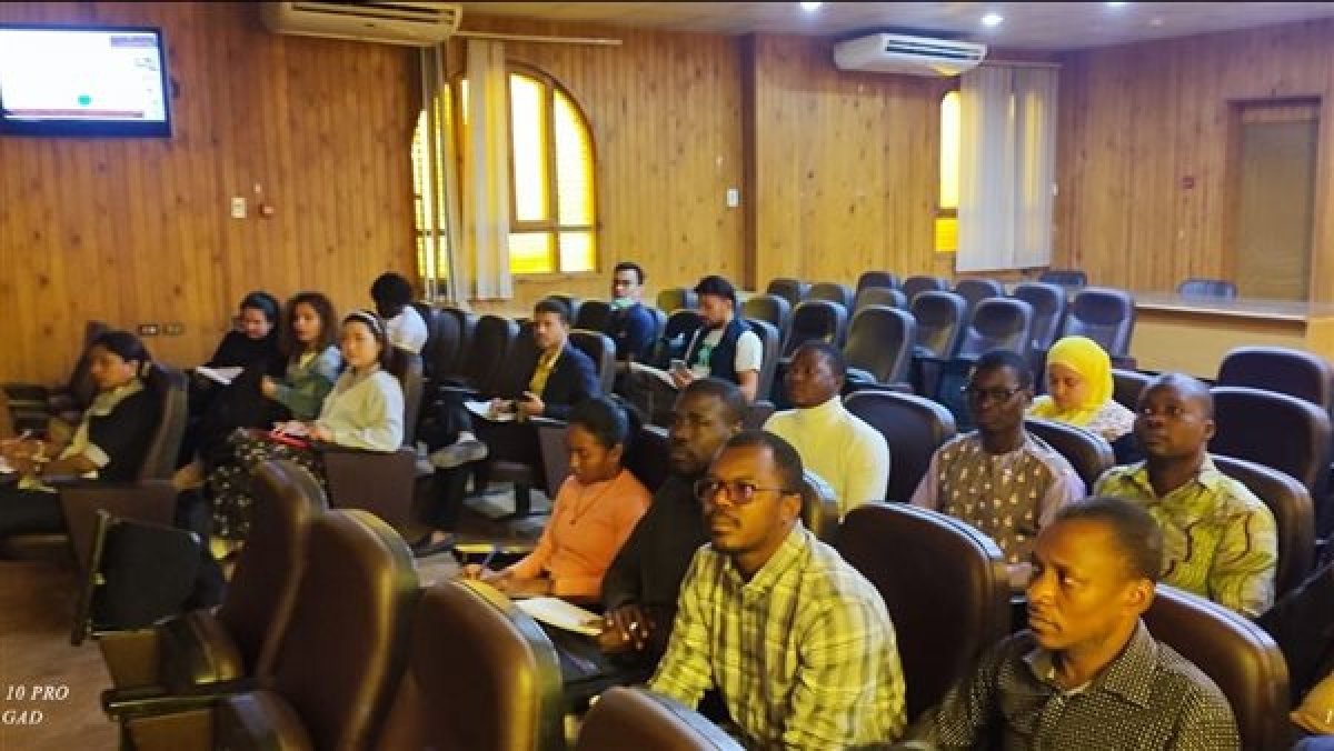 المركزي للمناخ الزراعي يستقبل مبعوثين من إفريقيا وآسيا لاستعراض تجارب مصر في مجال الزراعة بدون تربة