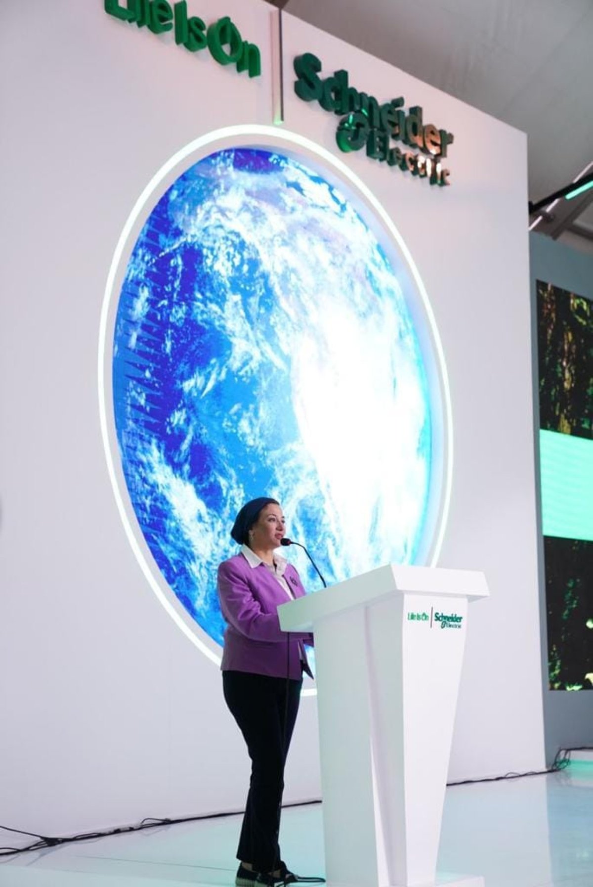 نيابة عن رئيس الوزراء: وزيرة البيئة تطلق مركز الشباب من أجل الاستدامة بالتعاون مع القطاع الخاص 