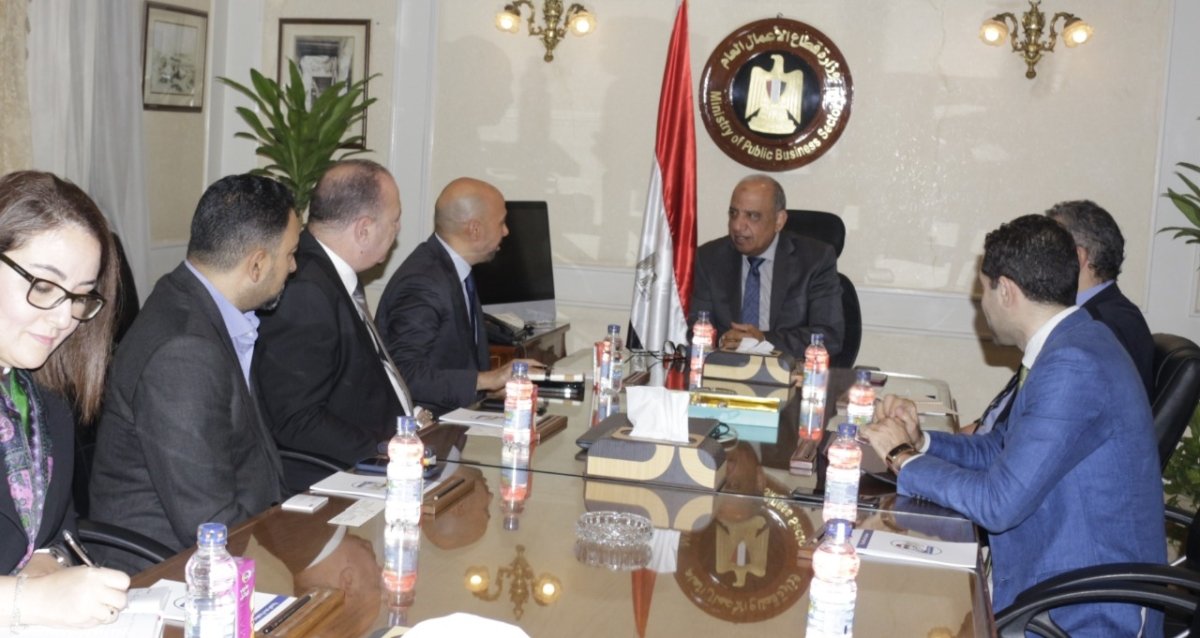 وزير قطاع الأعمال يبحث مع شركة "ABB" فرص التعاون المشترك