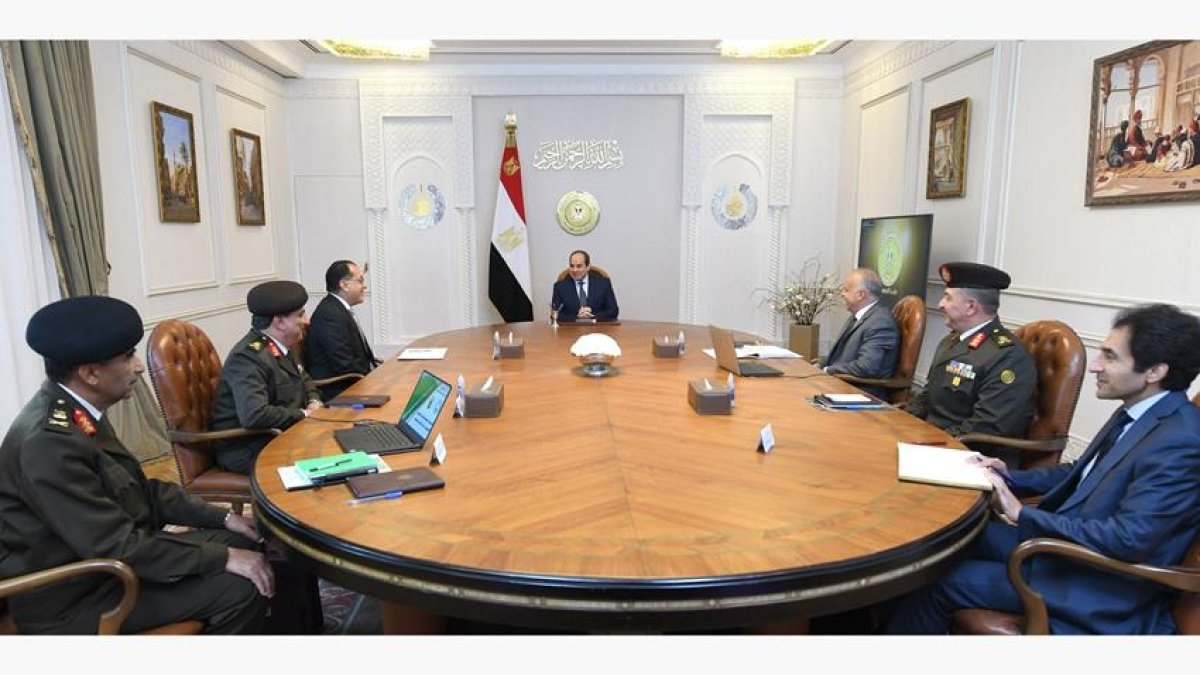 الرئيس السيسي يتابع موقف طرح الشركات التابعة لجهاز الخدمة الوطنية للتداول في البورصة