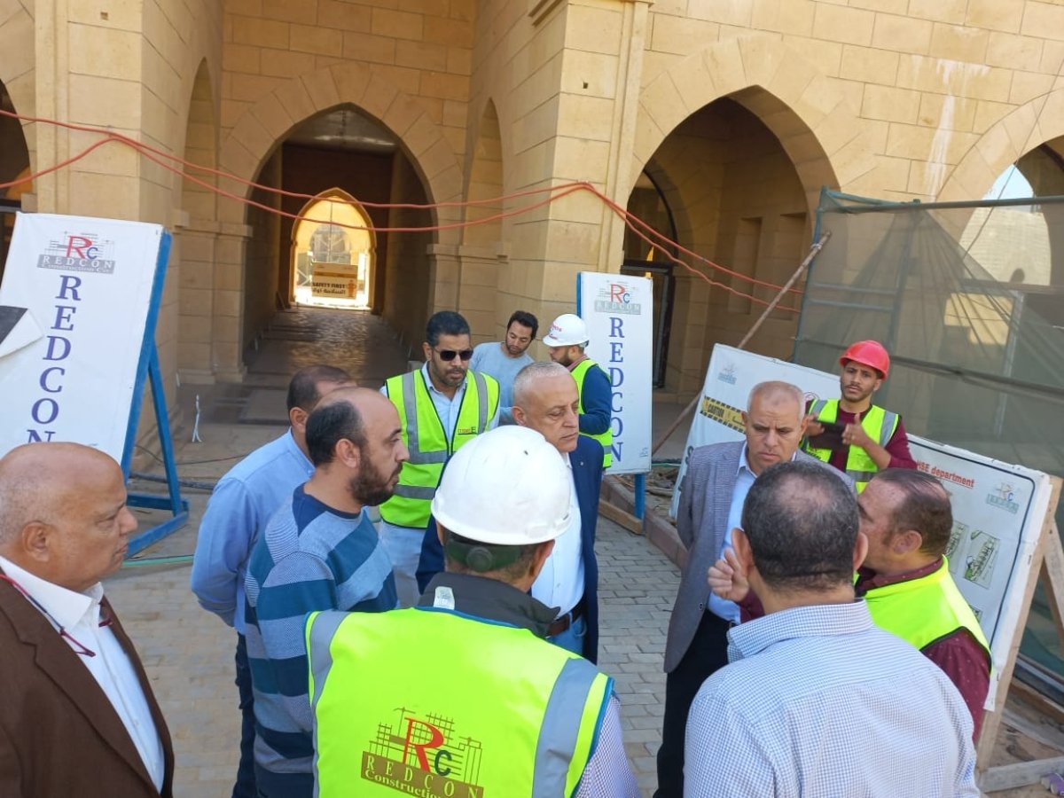 مسئولو " الإسكان " فى جولة تفقدية بمنطقة مثلث ماسبيرو وسور مجرى العيون بالقاهرة