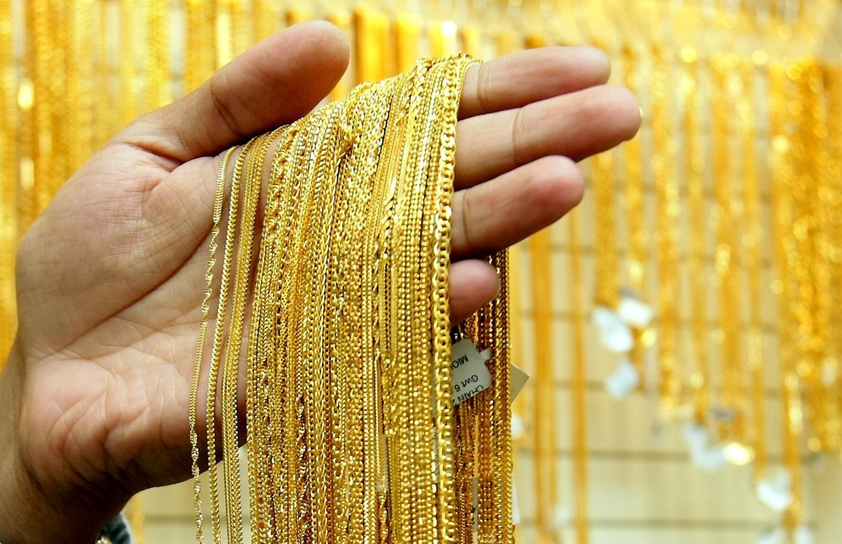 عاجل: الذهب يواصل ارتفاعه لمستويات تاريخية.. وعيار 21 يسجل 1330 جنيهًا