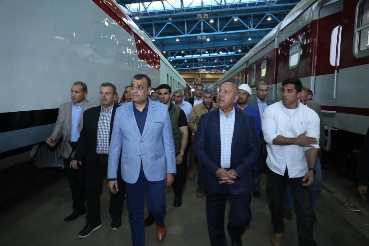 وزيرا النقل والدولة للإنتاج الحربي يتفقدان ورش كوم أبو راضي