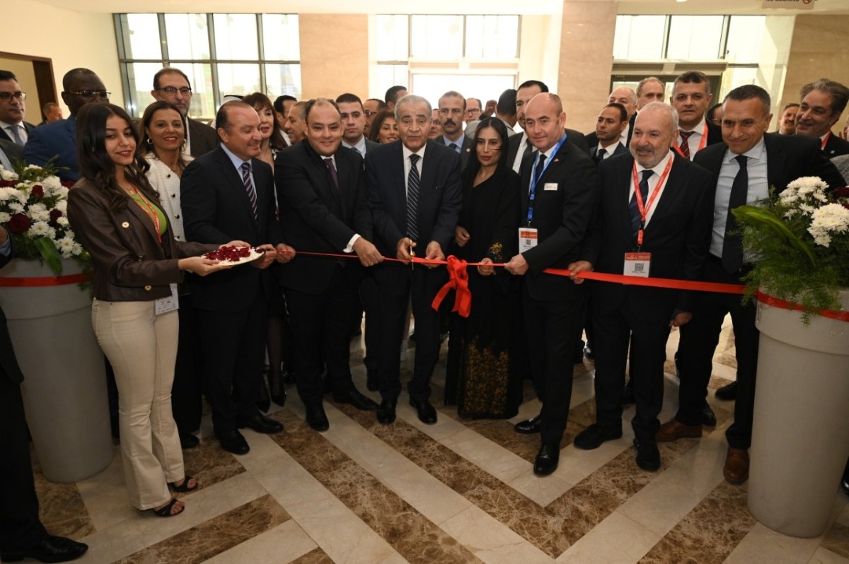 وزيرا التموين والصناعة يفتتحان معرض فوود أفريكا للصناعات الغذائية ومعرض باك بروسيس للتعبئة والتغليف