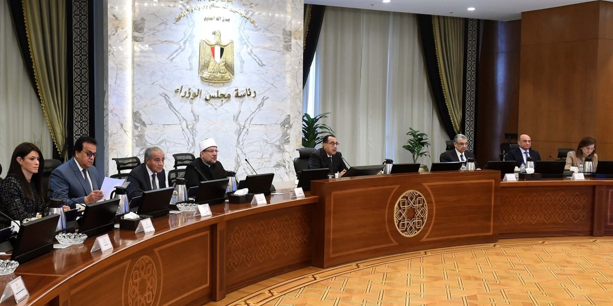 رئيس الوزراء: متابعة يومية لتوفير مختلف أنواع السلع بالتنسيق مع الاتحادات والغرف التجارية المختصة