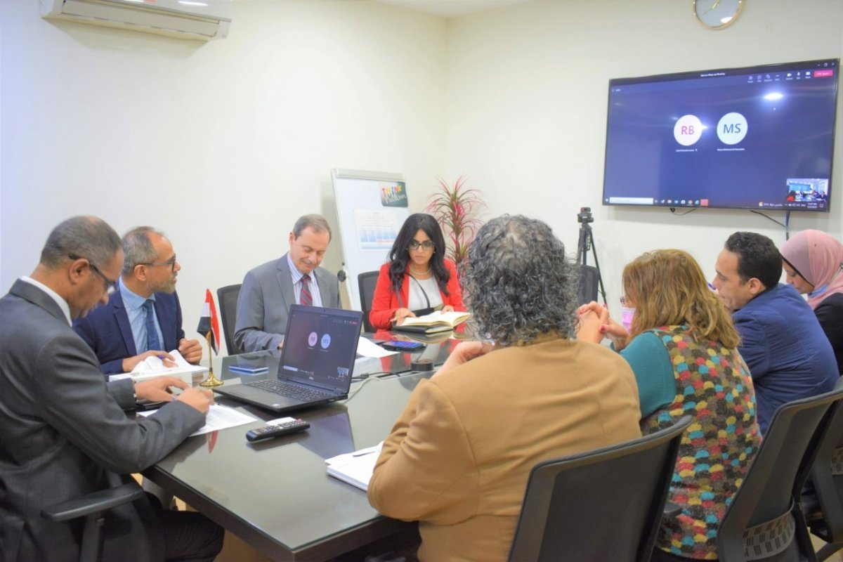 نائب وزير الإسكان يُتابع مع بعثة البنكين الدولى والآسيوى الموقف التنفيذي لمشروعات برنامج خدمات الصرف الصحى المُستدامة