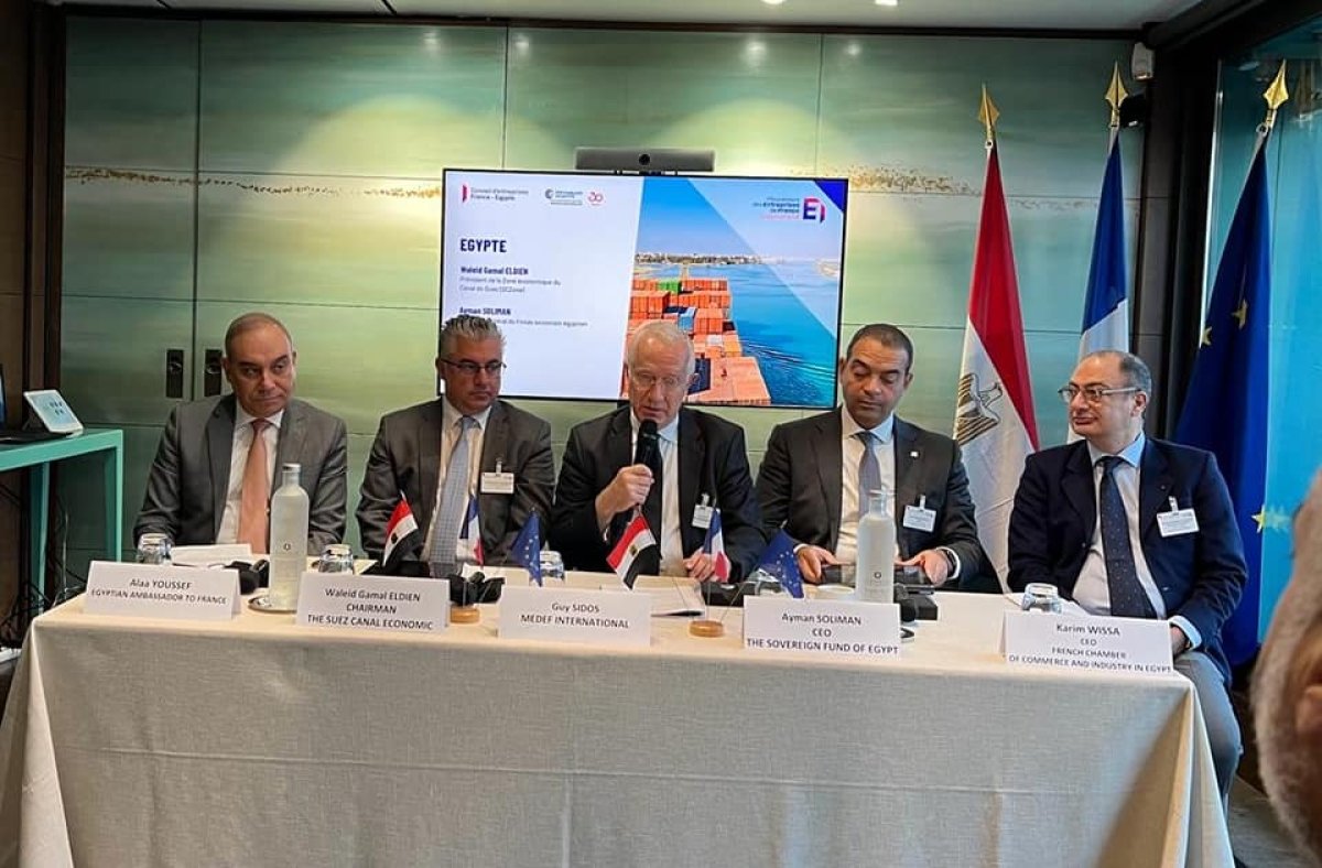 رئيس اقتصادية قناة السويس يشارك في منتدى (طرق الأبواب) المصري – الفرنسي