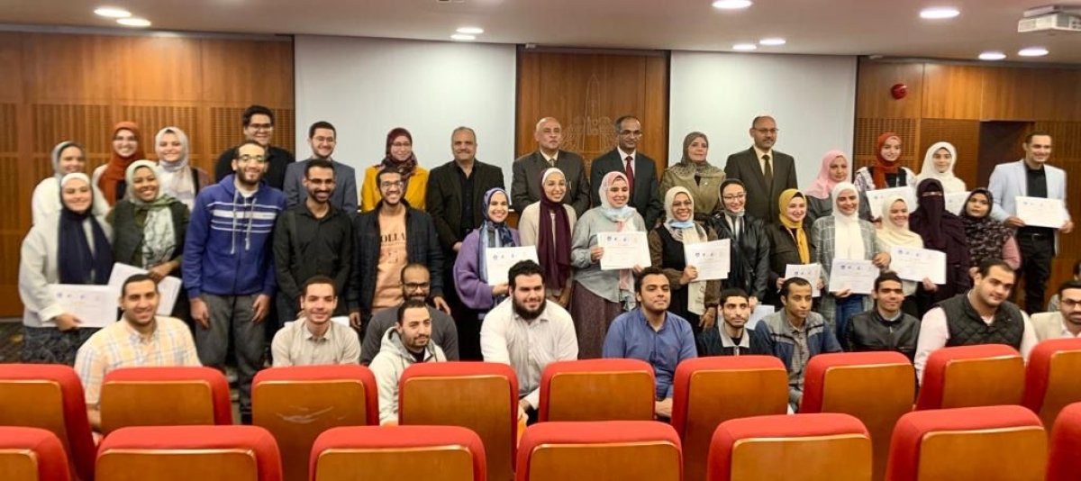 نائب وزير الإسكان للبنية الأساسية يشهد اختتام فعاليات المرحلة الثانية من تدريب طلاب كلية الهندسة بجامعة عين 