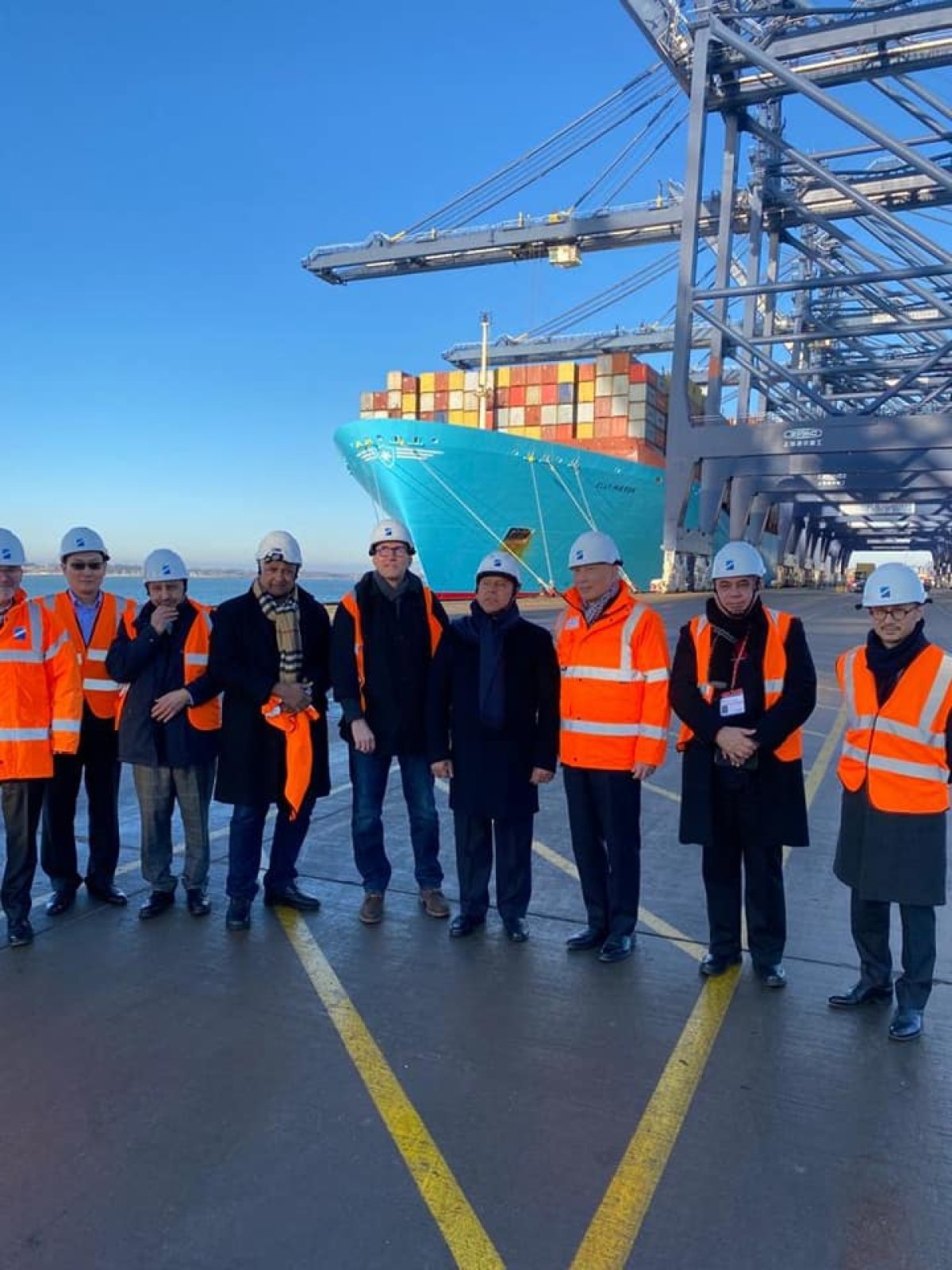 وزير النقل يزور أكبر الموانيء البريطانية 