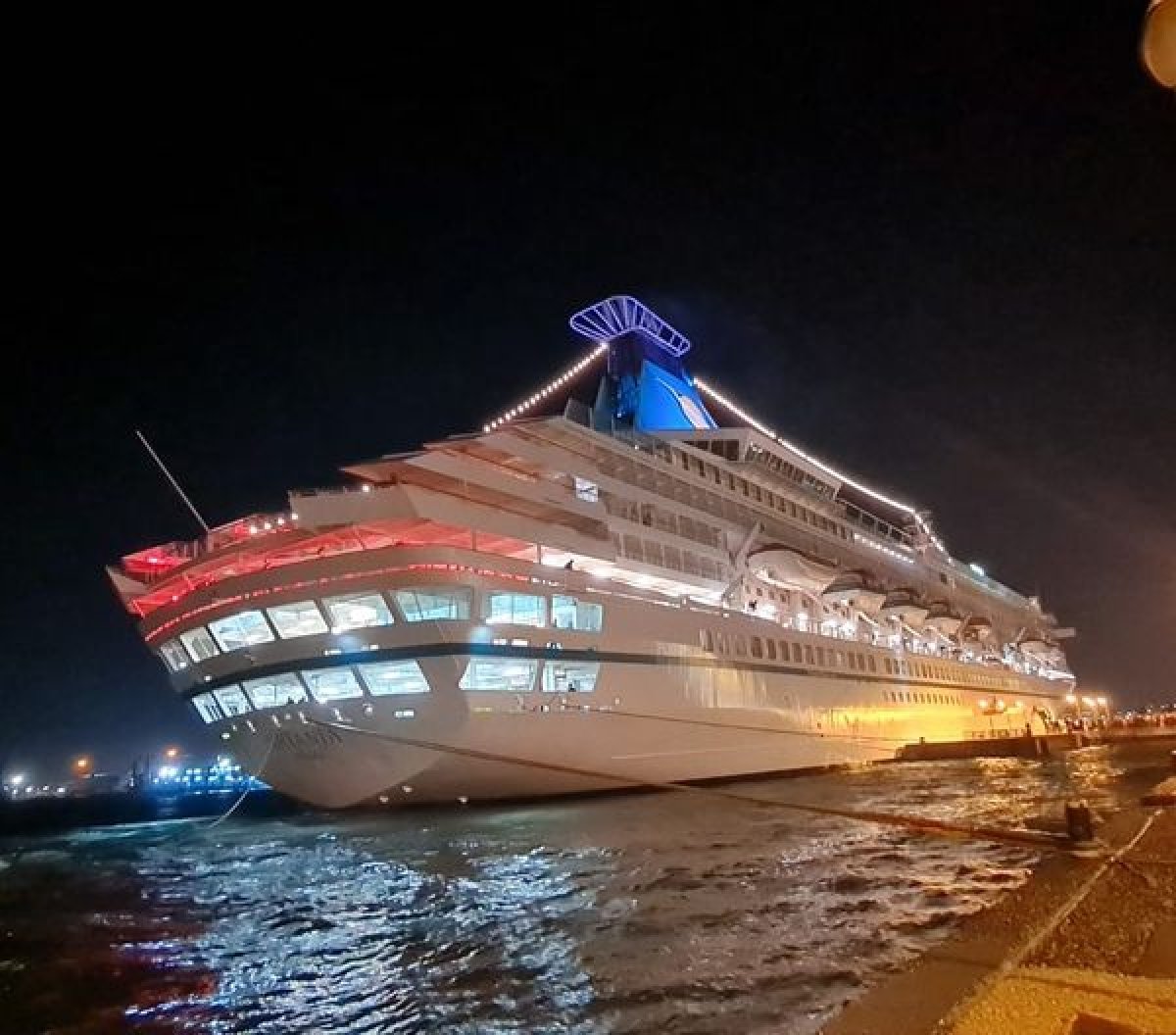 وصول السفينة «ARTANIA» إلى ميناء بورسعيد السياحي