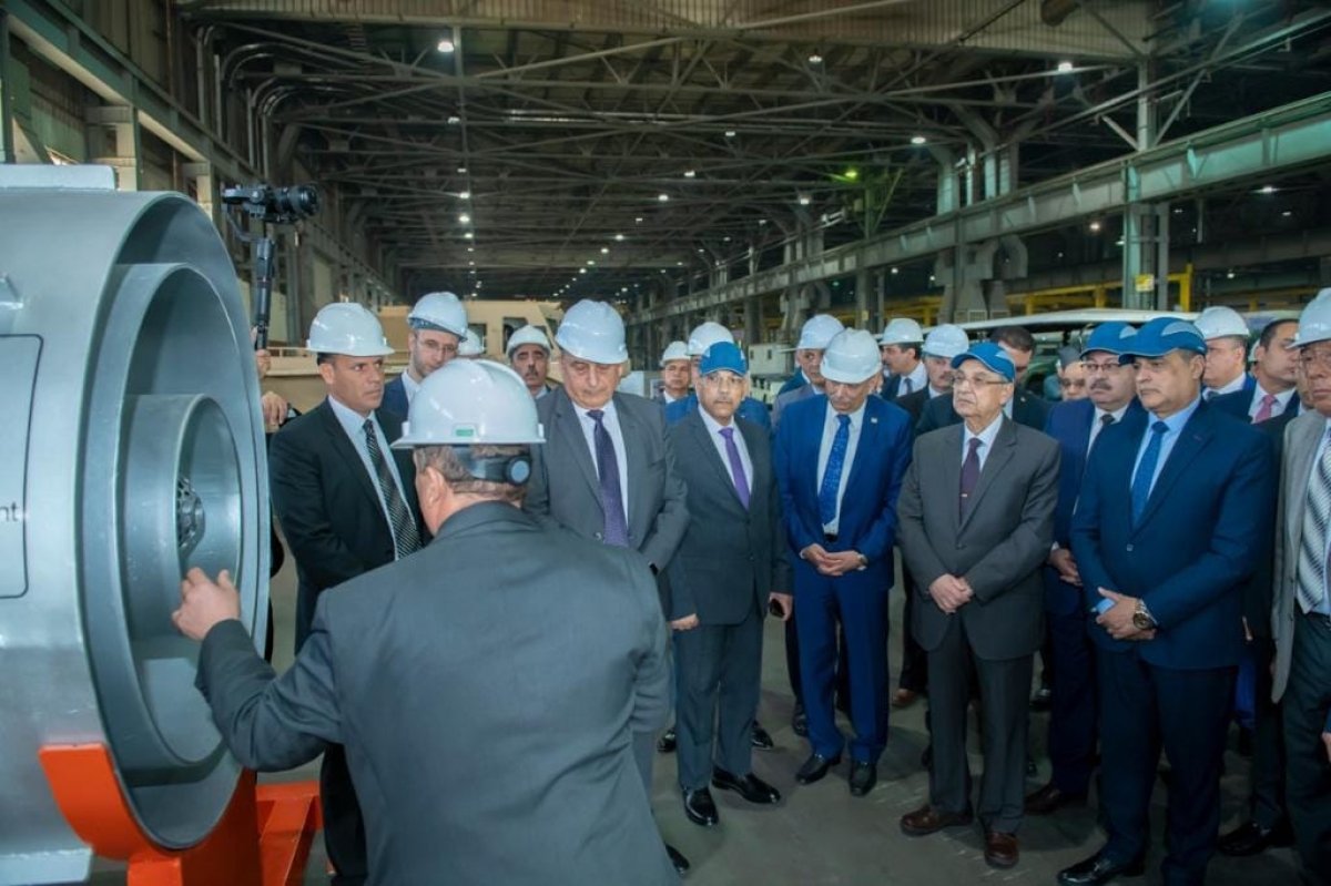 وزيرا الإنتاج الحربى و الكهرباء يتفقدان أول إنتاج للحارقة "ولاعة لمحطات توليد الكهرباء"