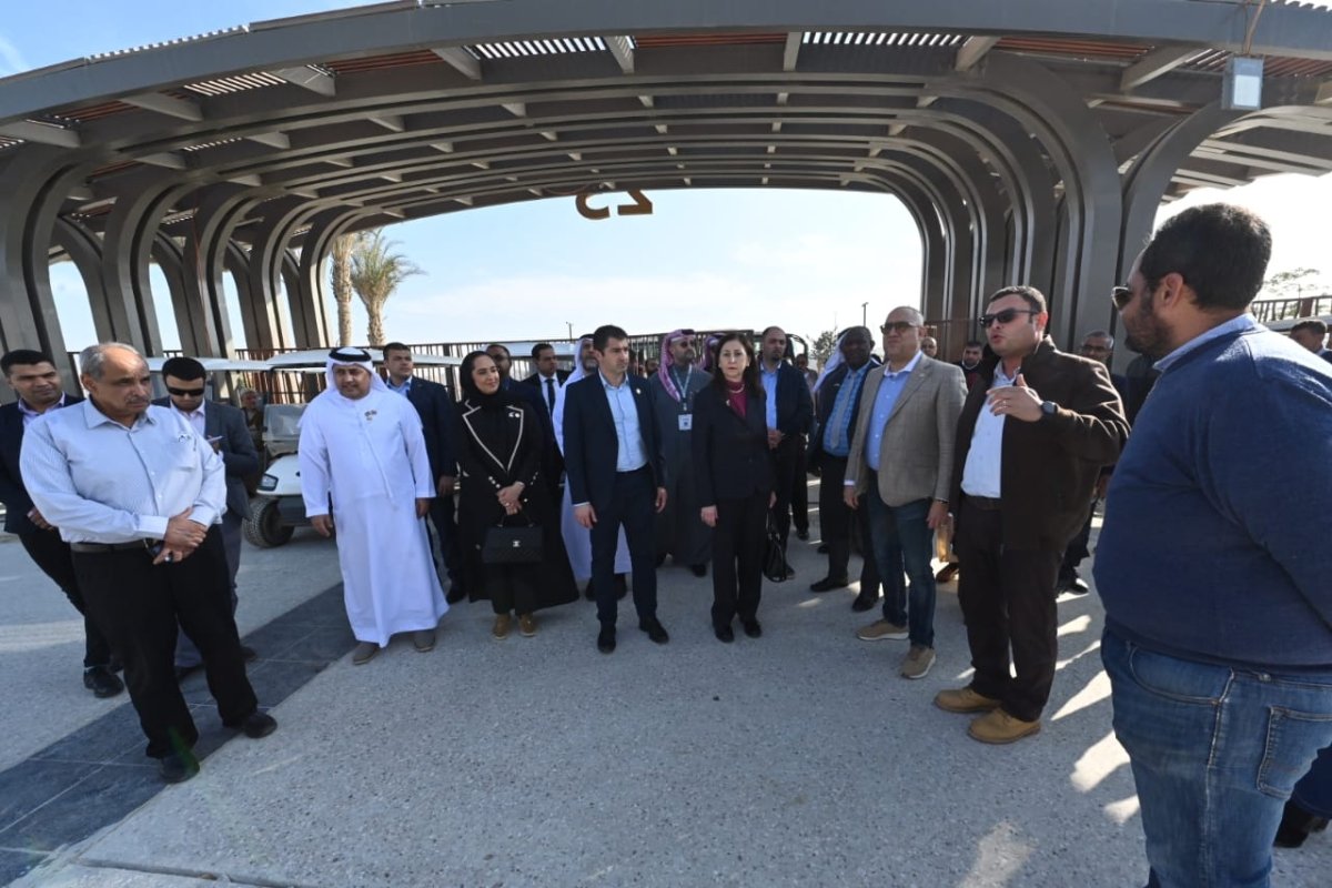 "الجزار" يتجول مع نظرائه وزراء الإسكان والتعمير العرب ورؤساء الوفود العربية بمشروع الحدائق المركزية  "كابيتال بارك" بالعاصمة الادارية 