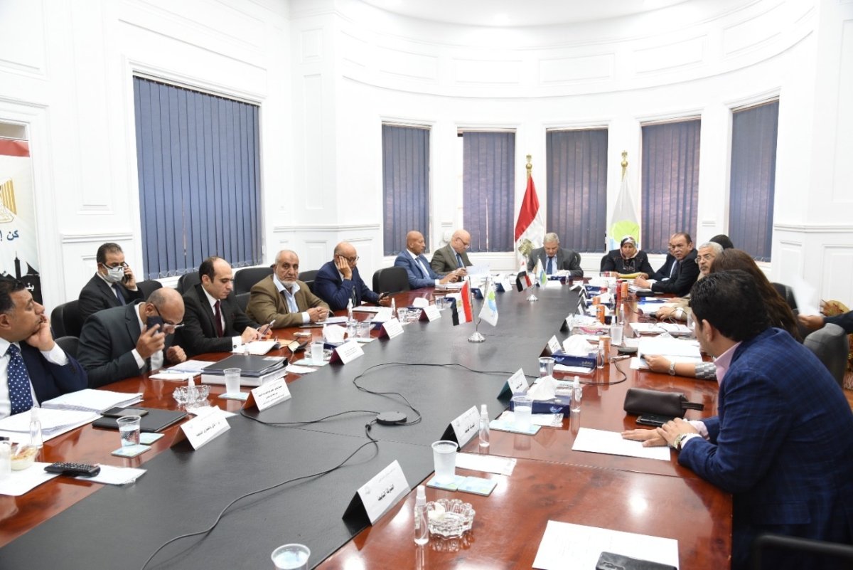 رئيس مجلس إدارة الشركة القابضة لمياه الشرب والصرف الصحى يترأس اجتماع الجمعيات العامة لـ8 شركات تابعة