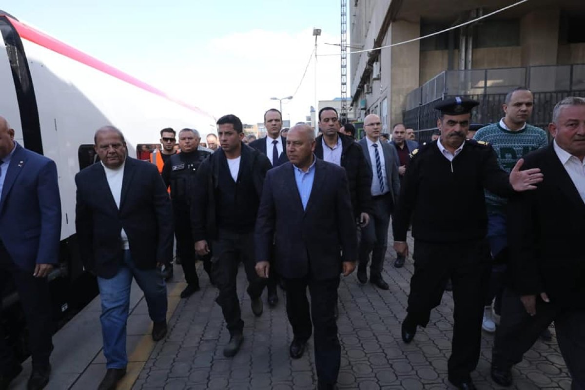 وزير النقل  يشهد انطلاق أولى رحلات قطارات تالجو الفاخرة بالركاب
