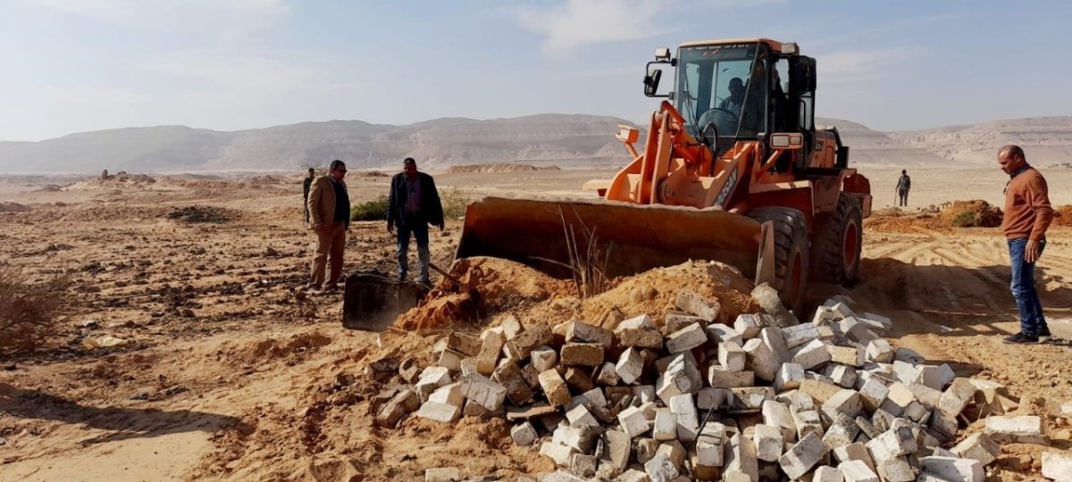 وزير الإسكان يُصدر قرارين لإزالة مخالفات بناء بالساحل الشمالي الغربي
