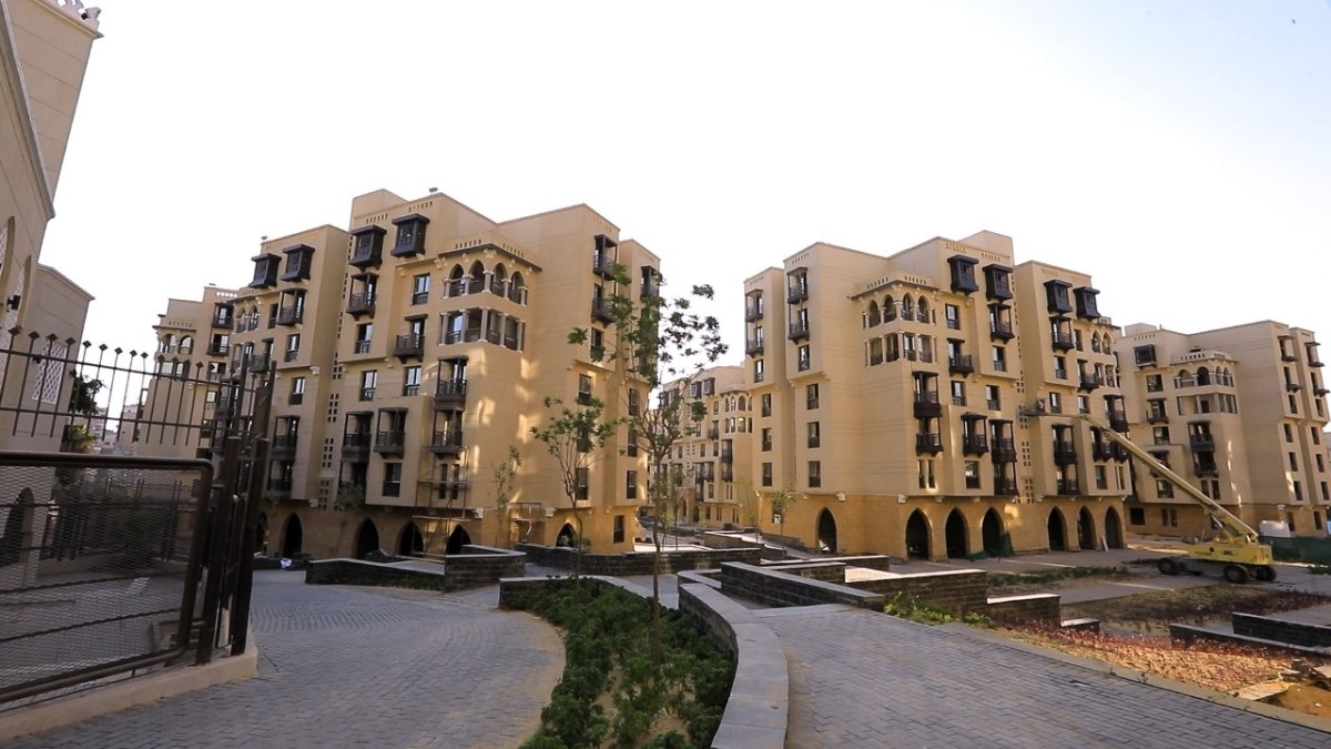 وزير الإسكان يتابع الموقف التنفيذى لمشروع تطوير "منطقة سور مجرى العيون"