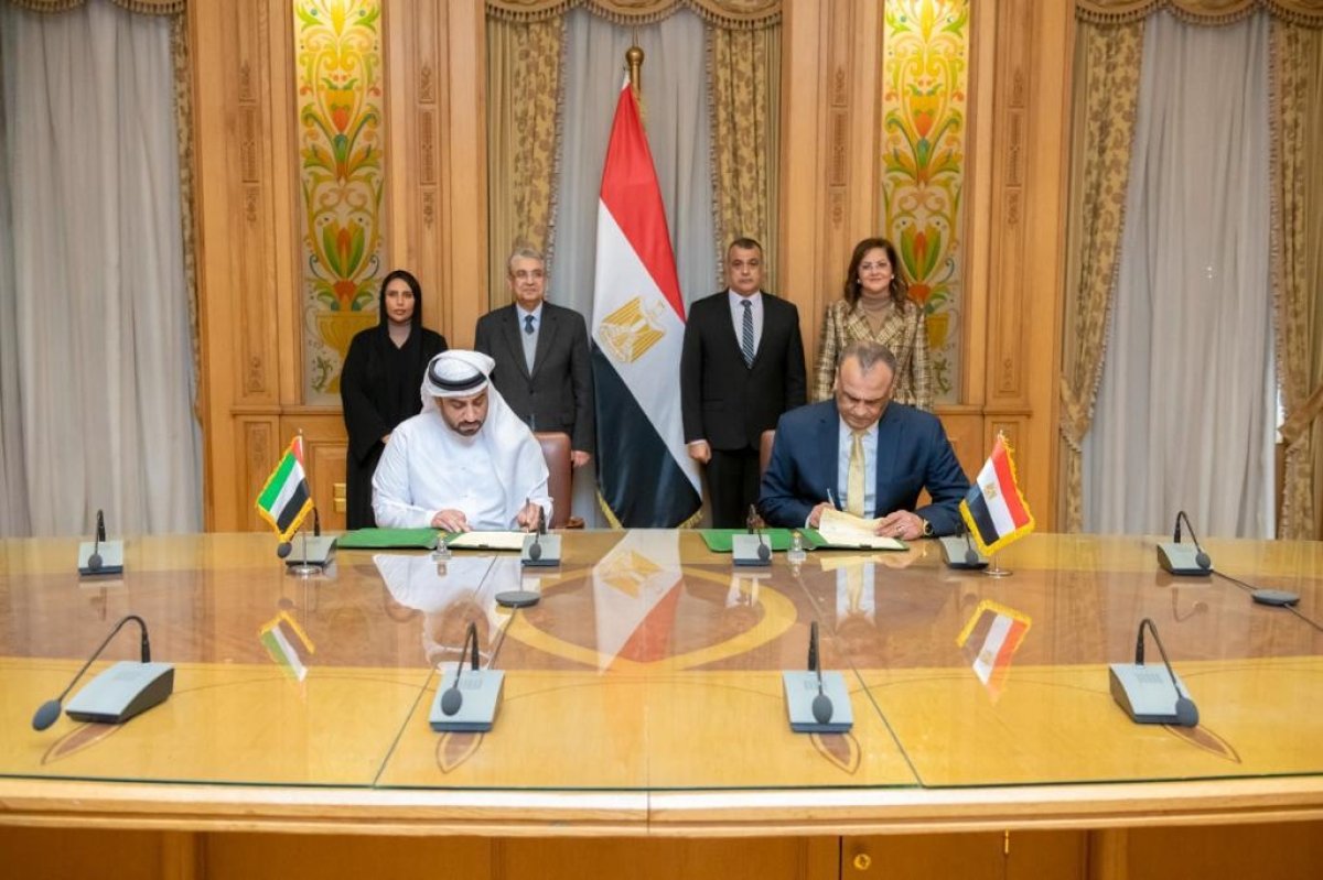 وزراء "الإنتاج الحربي" و"الكهرباء" و"التخطيط" يشهدون توقيع مذكرة تفاهم بين "حلوان للصناعات غير الحديدية" و"دوكاب" الإماراتية 