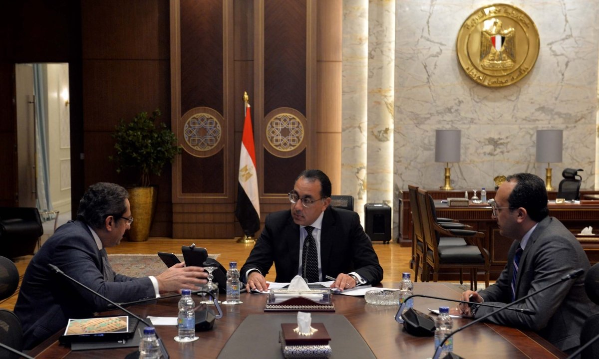 عاجل: "مدبولي" يلتقي رئيس شركة العاصمة الإدارية الجديدة