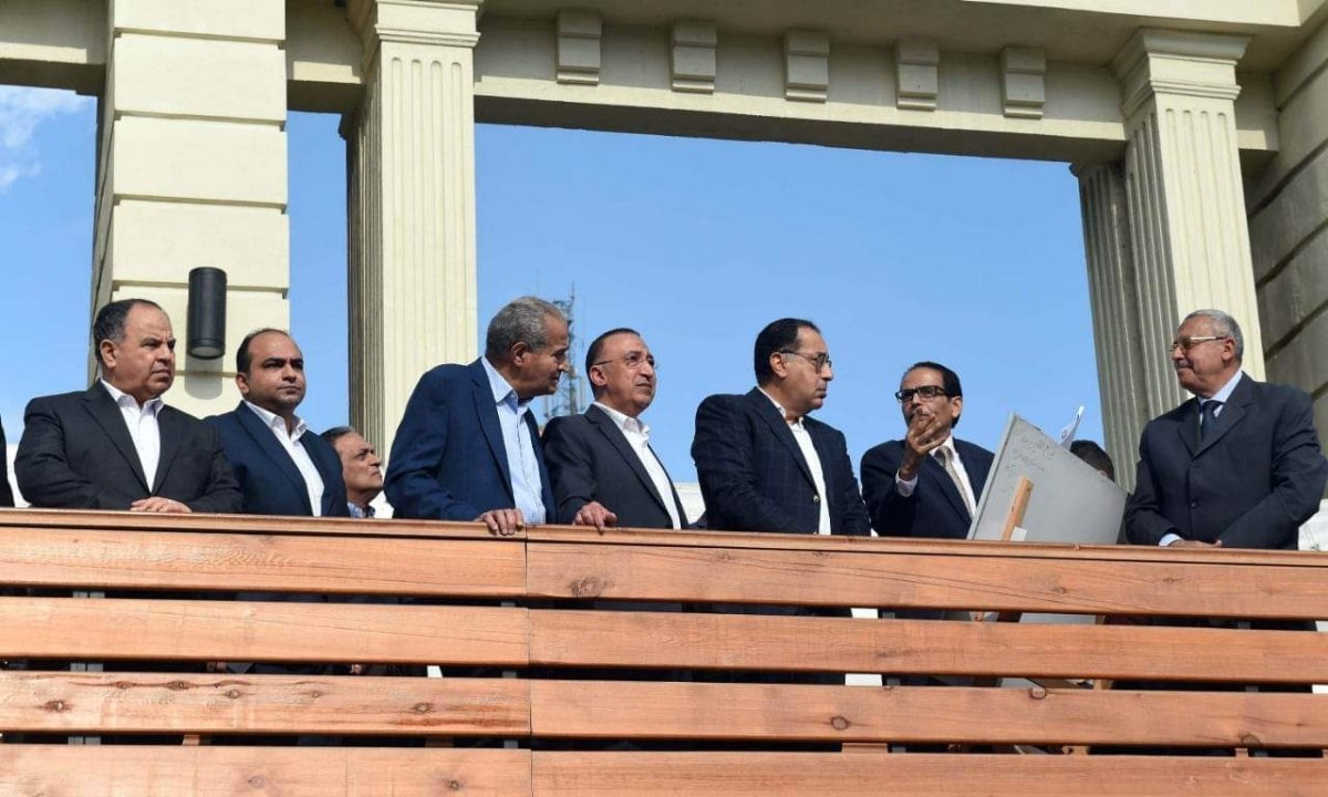 تنفيذا لتكليفات الرئيس: مدبولي يتوجه إلى الإسكندرية لمتابعة سير إجراءات الإفراج الجمركي عن السلع والبضائع في الميناء