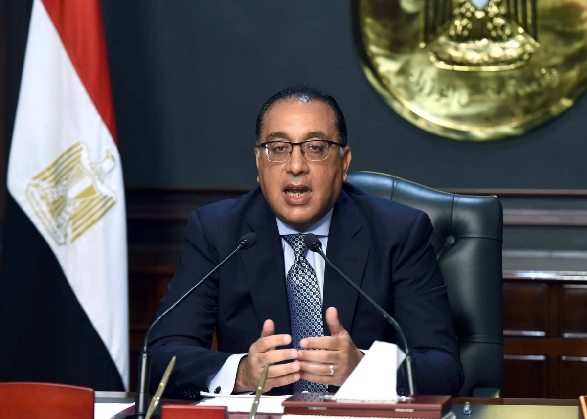 رئيس الوزراء يستعرض تقريراً من وزير الإسكان حول جهود تنفيذ المبادرة الرئاسية للتشجير "زراعة 100 مليون شجرة"