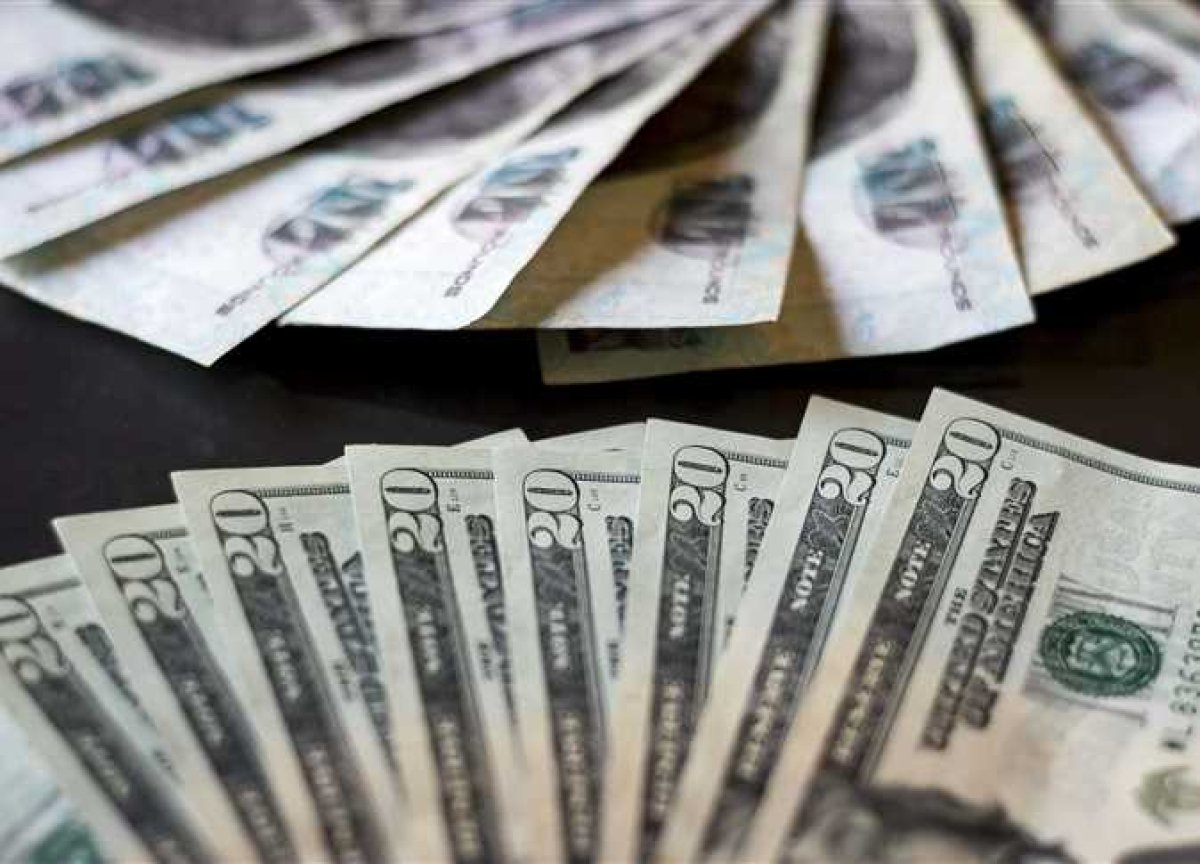الدولار يواصل الارتفاع مقابل الجنيه ويسجل 30.70 جنيهاً