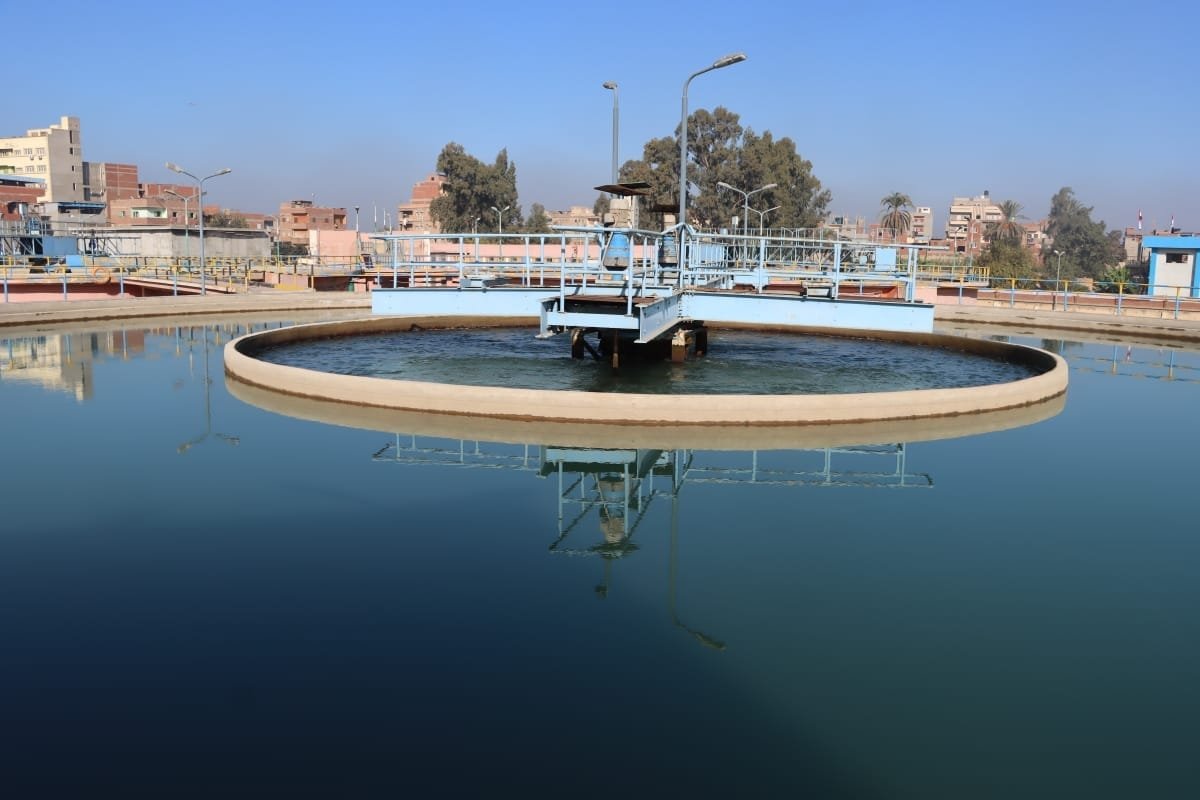 وزير الإسكان يتابع الموقف التنفيذي لمشروعات مياه الشرب والصرف الصحي بالدقهلية