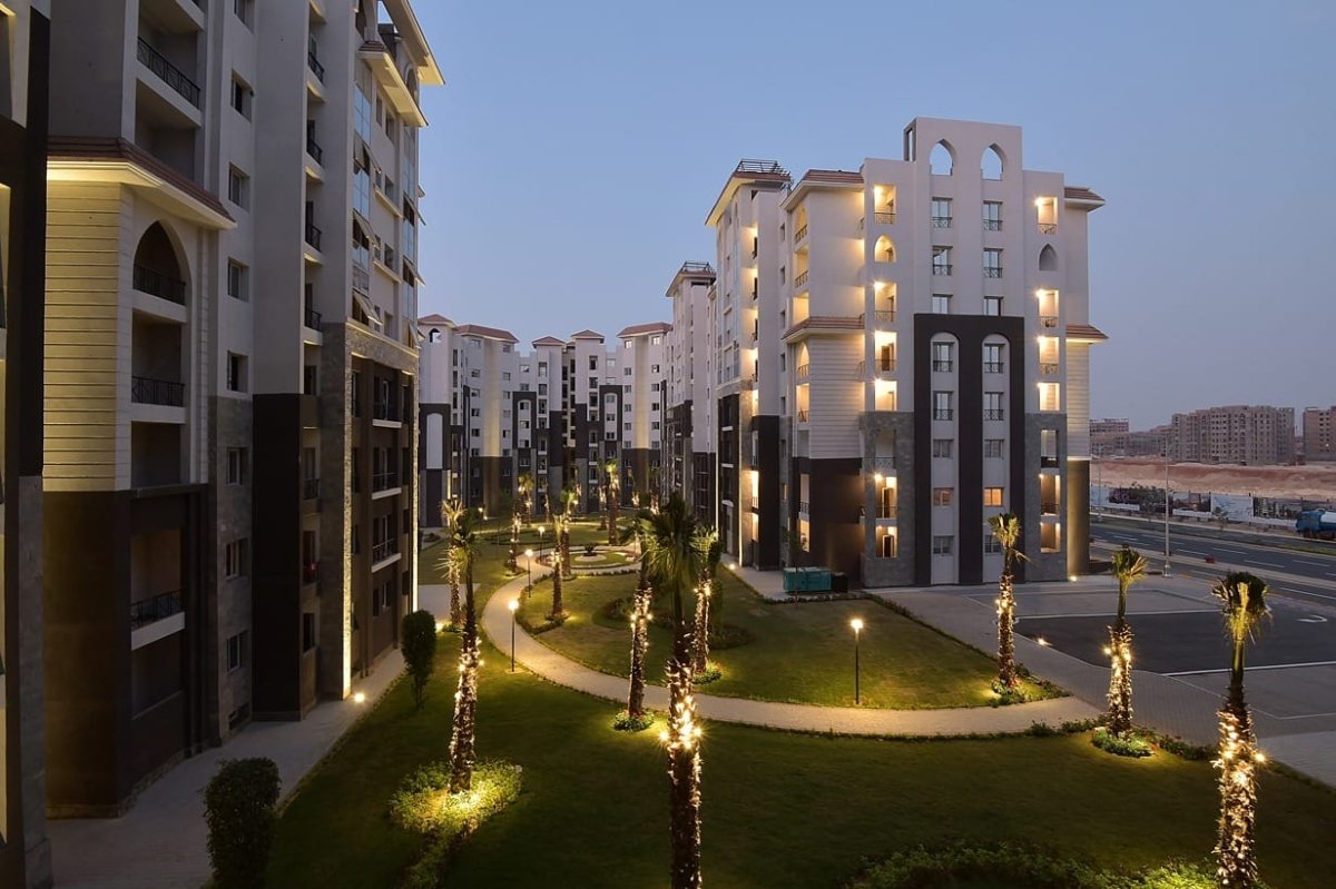 اليوم.. وزير الإسكان: بدء تسليم وحدات الحي السكني R3 بالعاصمة الإدارية الجديدة