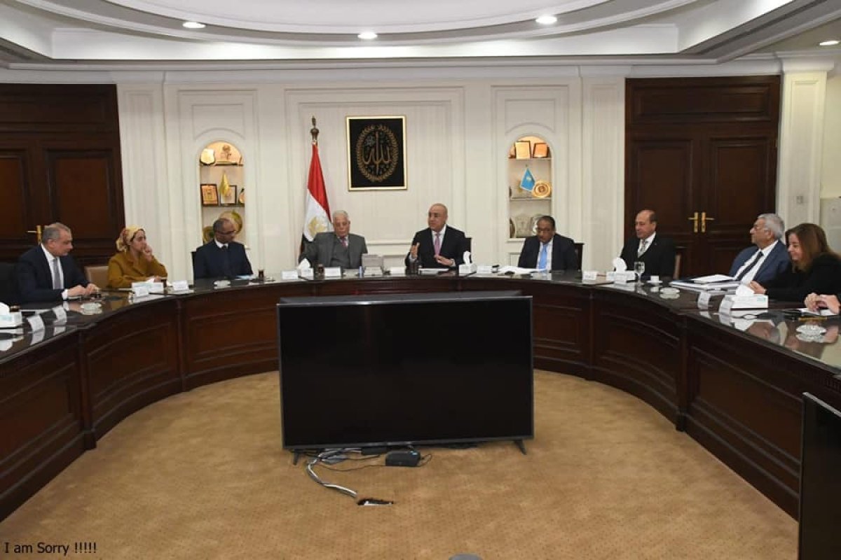 وزير الإسكان ومحافظ جنوب سيناء يتابعان المشروعات المشتركة فى مجالات الإسكان