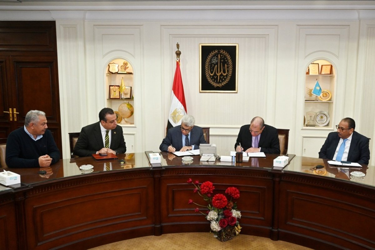 الإسكان": توقيع اتفاقية تعاون لإدارة وتشغيل مواقف انتظار السيارات بالمدن الجديدة 