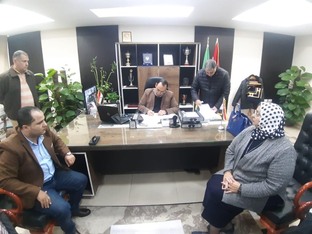 الإسكان ": تسليم قطعة أرض بـ" حدائق أكتوبر " لإنشاء مجمع محاكم..وأخرى بـ"الشروق " لتوسعات المستشفى العام