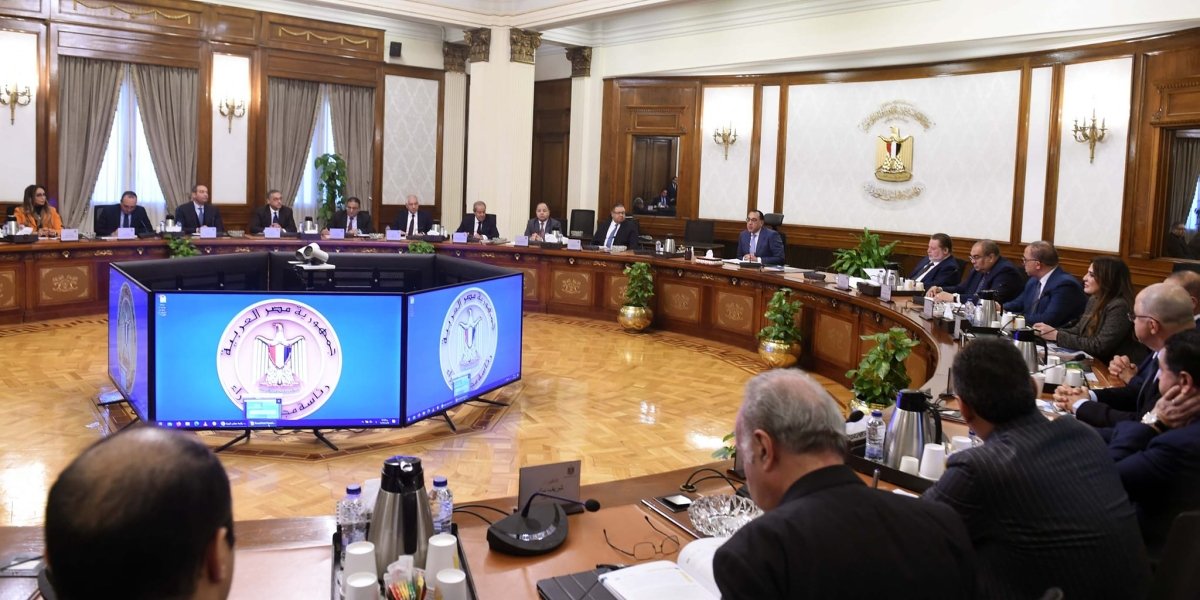رئيس الوزراء يترأس الاجتماع الأول للجنة متابعة توصيات المؤتمر الاقتصادي "مجلس الأمناء"