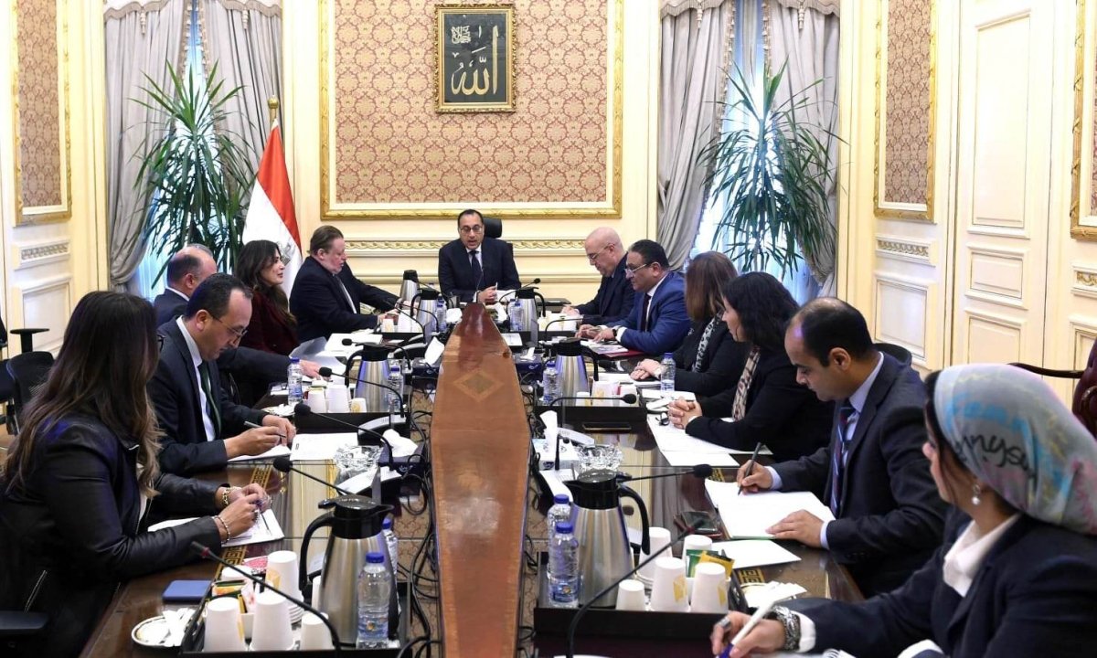 رئيس الوزراء يستعرض سبل النهوض بنشاط التمويل العقاري وتصدير العقار للخارج