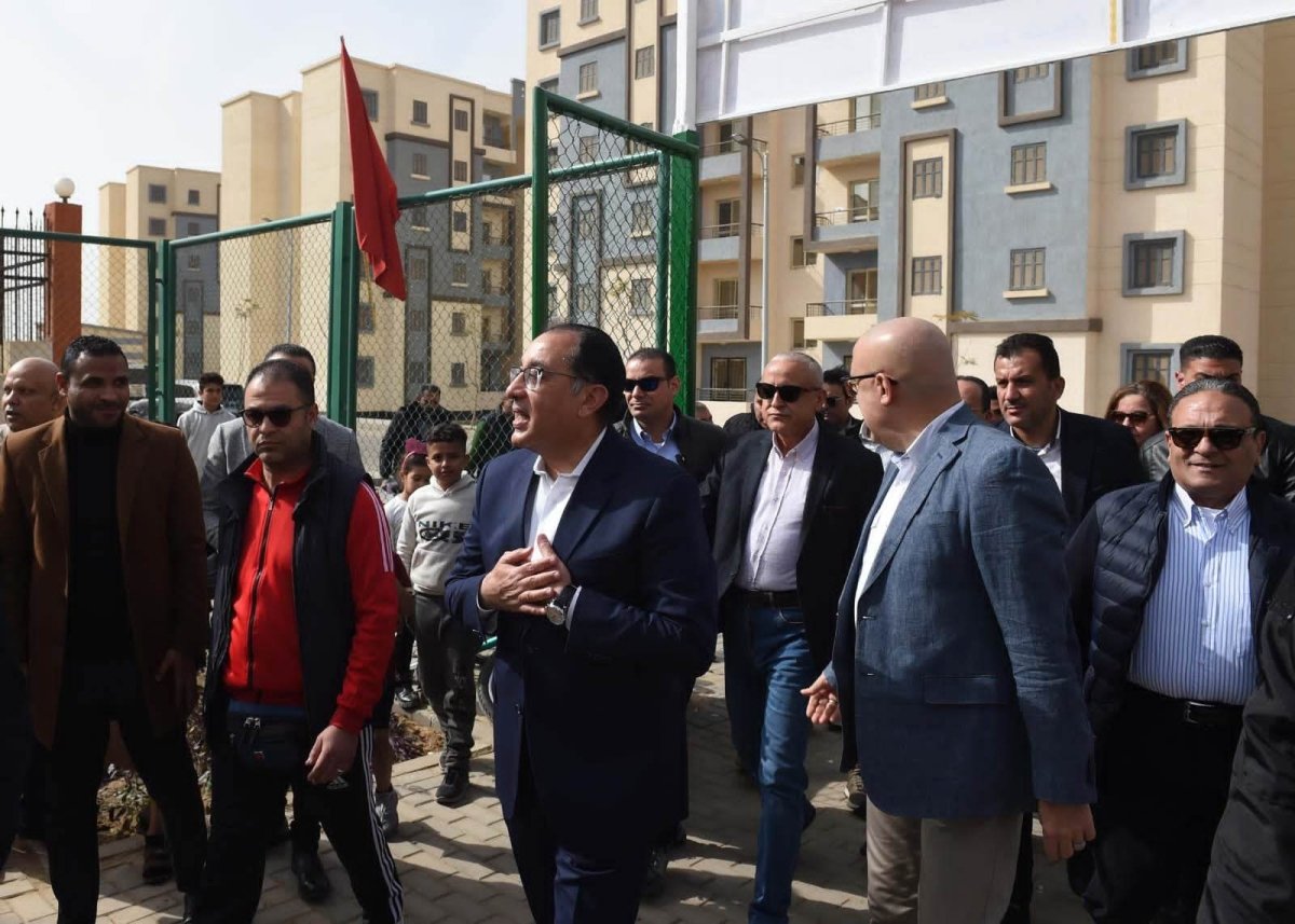 "مدبولي" يتفقد المشروعات الجاري تنفيذها بمدينة "حدائق العاصمة"